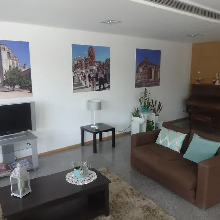 Hotel Bonjardim 2*